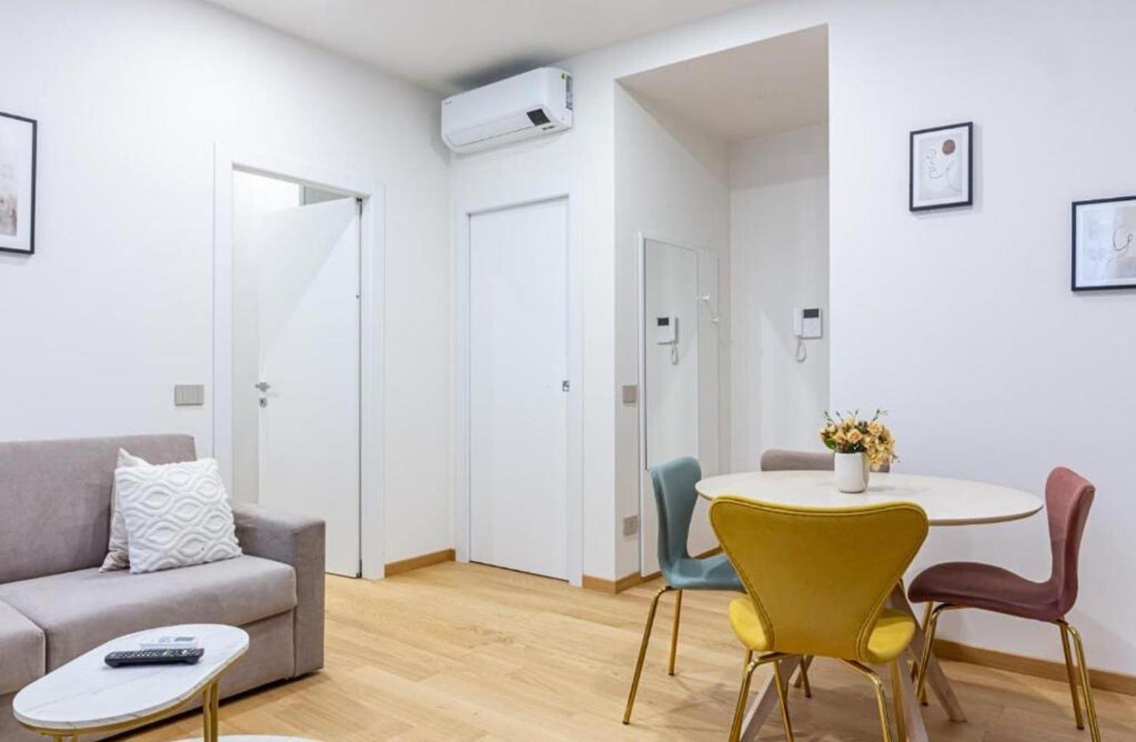 Apartment Casati Station Metro M1, M2, M3 Milan
