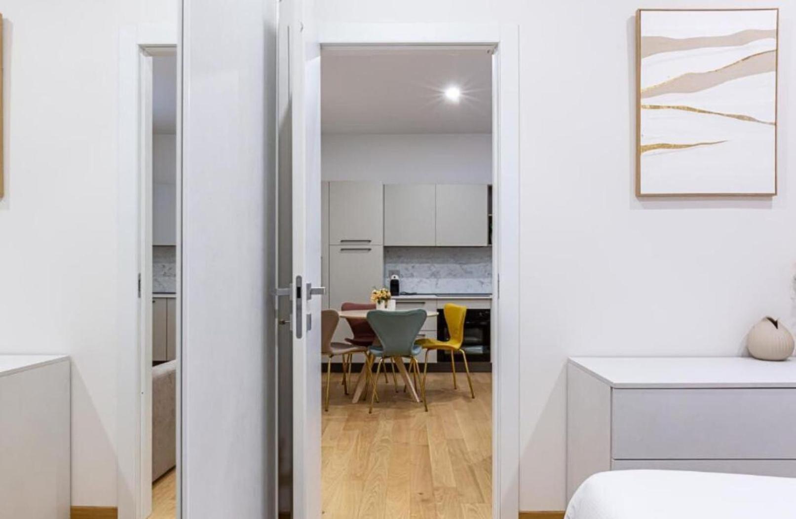 Casati Station Metro M1, M2, M3 Apartment Milan